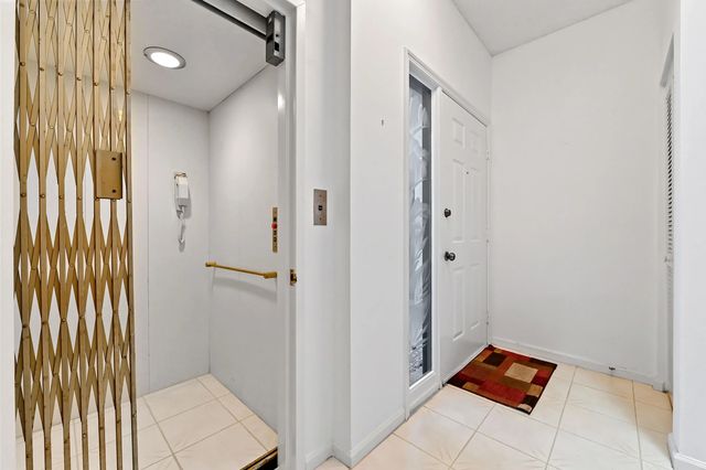 4 of 37 - 11618 Briarwood Circle #4, Boynton Beach, FL