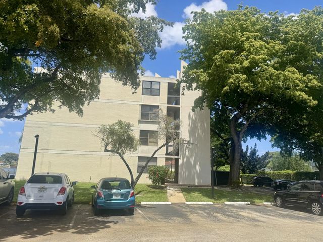 110 Lake Emerald Drive #404, Oakland Park