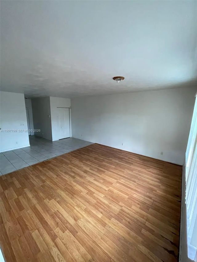 5 of 18 - 870 Ne 212th Terrace #3, Miami, FL