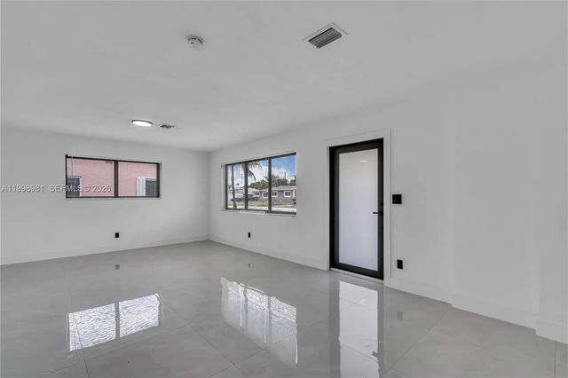 5 of 44 - 1000 Nw 198th Street, Miami Gardens, FL