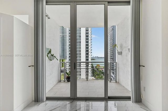 3 of 68 - 2200 Ne 4th Avenue #1003, Miami, FL