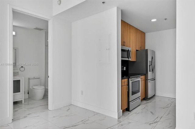 5 of 68 - 2200 Ne 4th Avenue #1003, Miami, FL