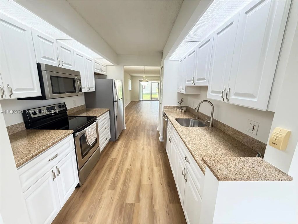1600 Sw 127th Way #101c, Pembroke Pines