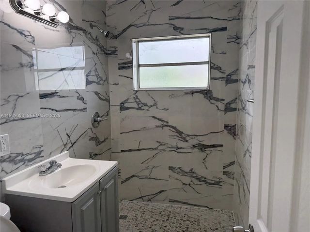 5 of 6 - 9283 Sw 39th Street, Miami, FL