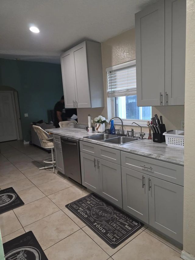 3 of 4 - 557 Sw Baoy Avenue, Port St. Lucie, FL