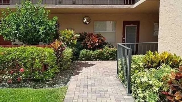 370 Nw 76th Avenue #104, Margate
