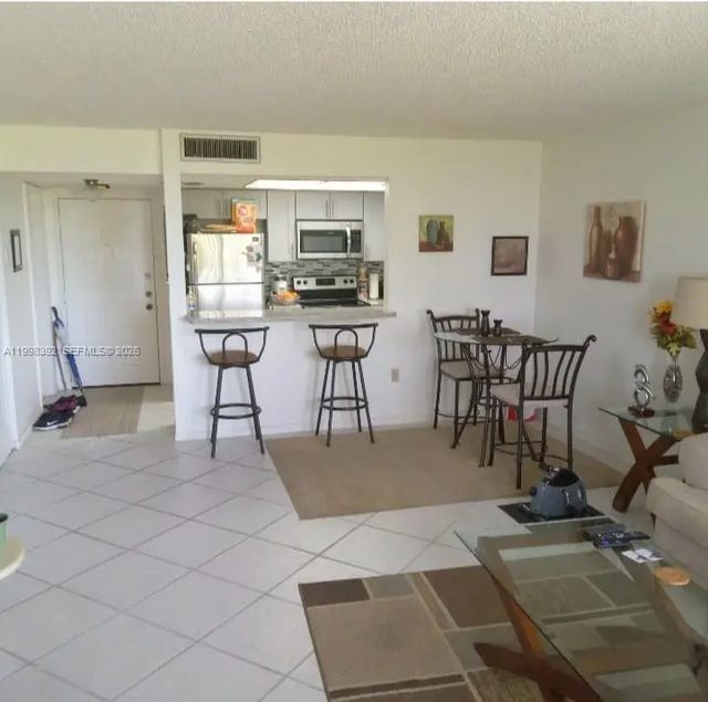 4 of 18 - 5570 Nw 44th Street #507a, Lauderhill, FL