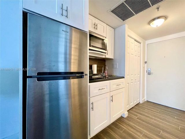 5 of 16 - 19201 Collins Avenue #504, Sunny Isles Beach, FL
