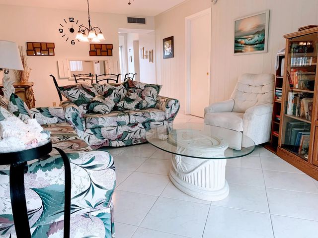 5 of 29 - 2800 Nw 47th Terrace #304, Lauderdale Lakes, FL