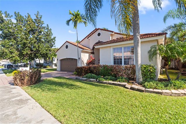 2 of 72 - 3222 Nw 22nd Avenue, Oakland Park, FL