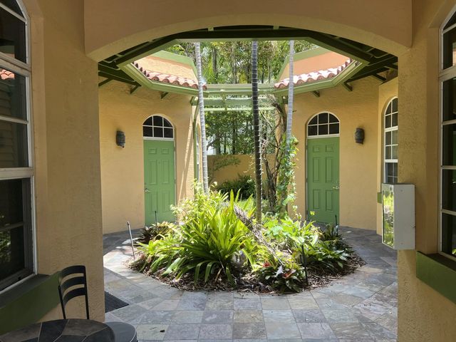 2 of 37 - 720 Ne 3rd, Fort Lauderdale, FL