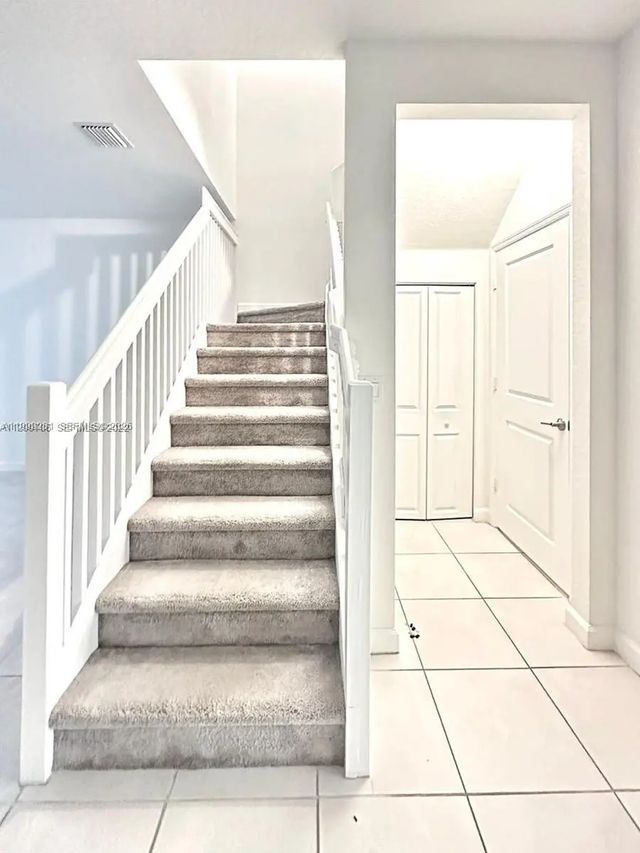 4 of 28 - 20800 Ne 5th Court, Miami, FL