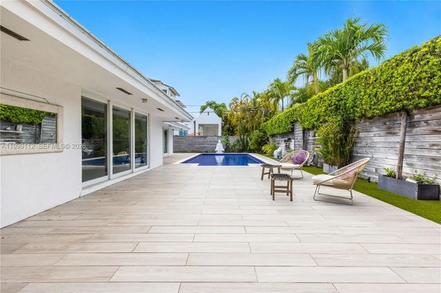 4 of 61 - 524 Warren Lane, Key Biscayne, FL