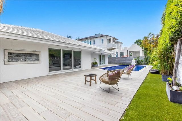 5 of 61 - 524 Warren Lane, Key Biscayne, FL