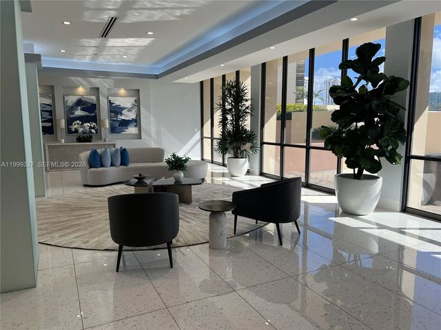 20335 W Country Club Drive #206, Aventura