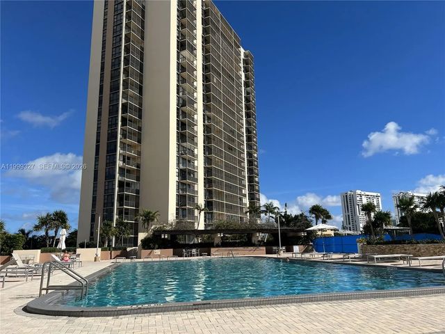 4 of 29 - 20335 W Country Club Drive #206, Aventura, FL