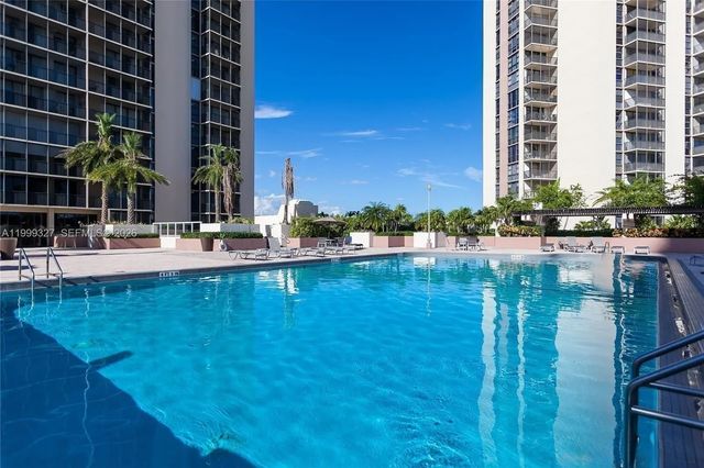 5 of 29 - 20335 W Country Club Drive #206, Aventura, FL