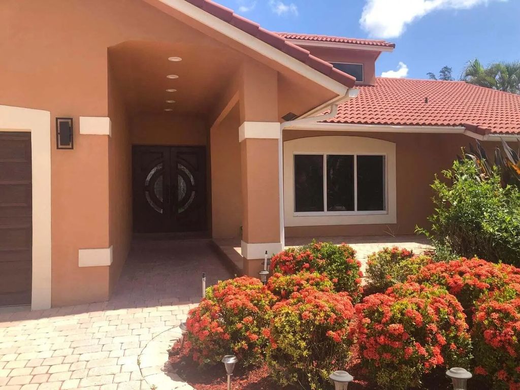 8649 Nw 57th Court, Coral Springs