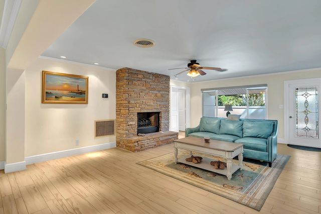 4 of 36 - 500 Gardenia Lane, Vero Beach, FL