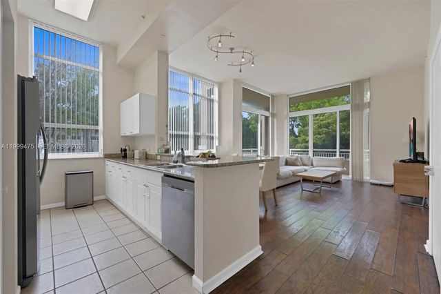 4 of 26 - 19501 W Country Club Drive #208, Aventura, FL