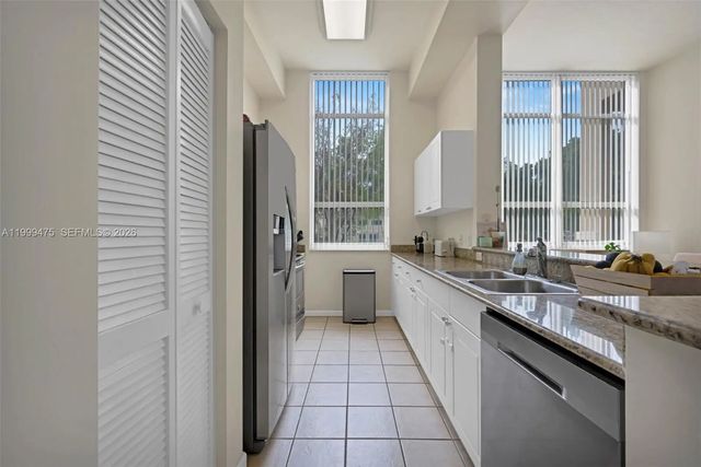5 of 26 - 19501 W Country Club Drive #208, Aventura, FL