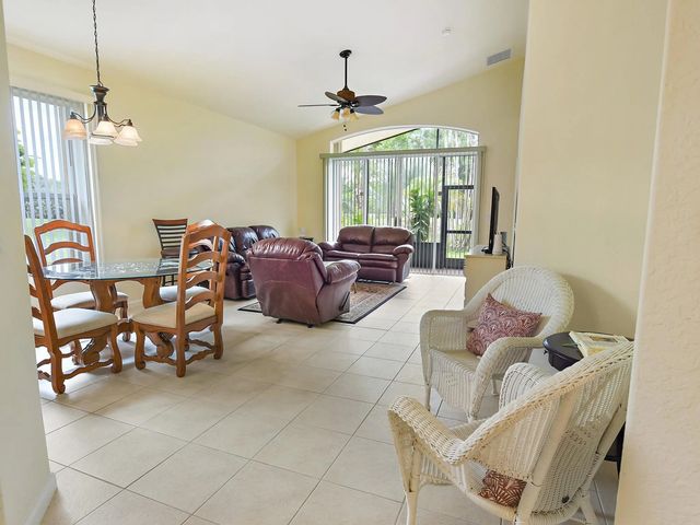 5 of 14 - 833 Nw Rutherford Court Nw, Port St. Lucie, FL