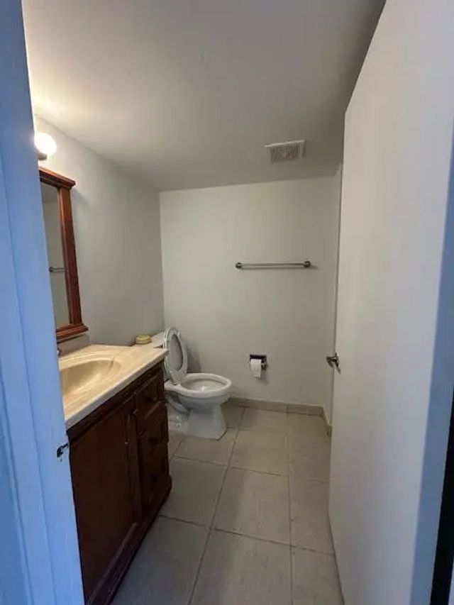 4 of 5 - 10237 Nw 9th St Circle #108-4, Miami, FL