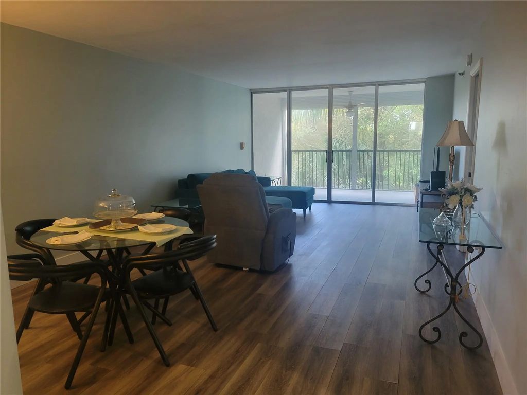 3940 Inverrary Boulevard #407-a, Lauderhill