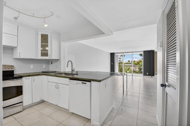 5 of 28 - 3581 S Ocean Boulevard #3c, South Palm Beach, FL