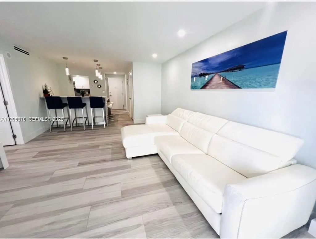 6917 Collins Avenue #806, Miami Beach