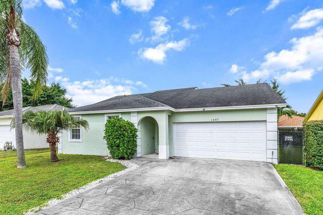 1087 Salmon Isle, Greenacres