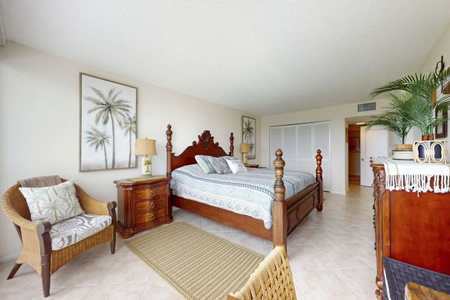 5 of 25 - 124 Lakeshore Drive #428, North Palm Beach, FL