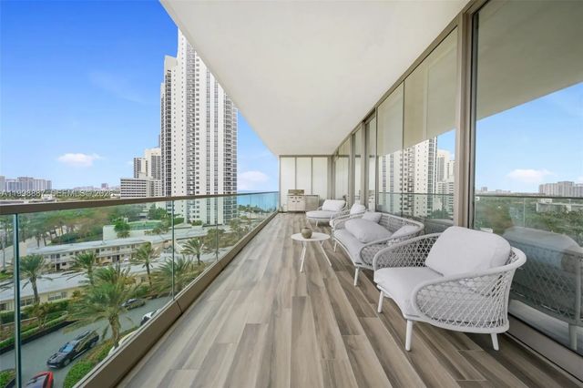 5 of 26 - 18975 Collins Avenue #605, Sunny Isles Beach, FL