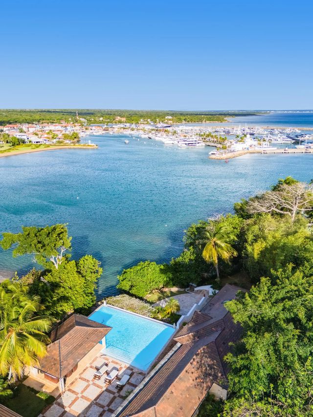 2 of 35 - 35a Punta Minitas, , 
