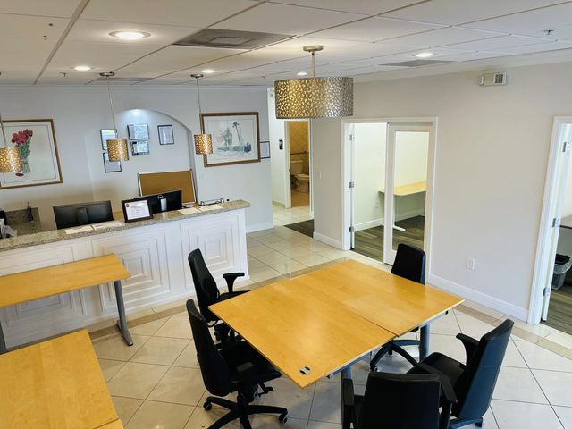 6435 W Commercial Boulevard, Lauderhill