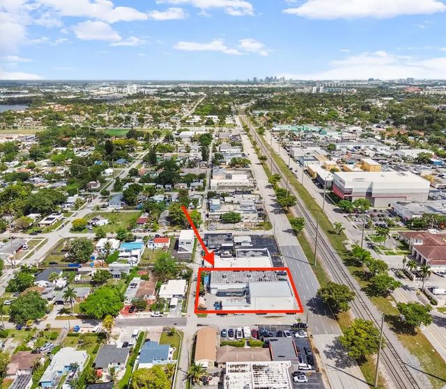 2 of 6 - 1800 N Dixie Highway, Hollywood, FL