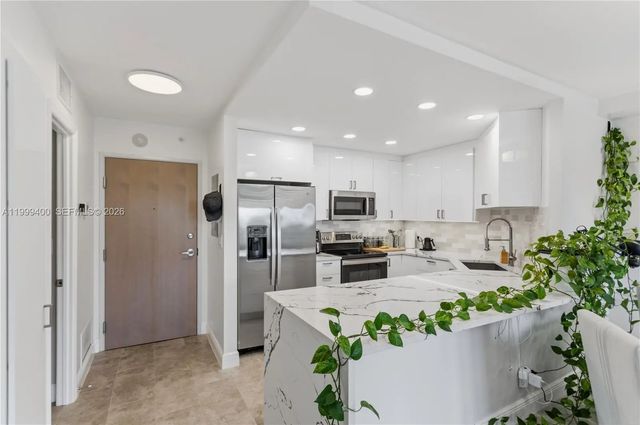 5 of 59 - 340 Sunset Drive #407, Fort Lauderdale, FL
