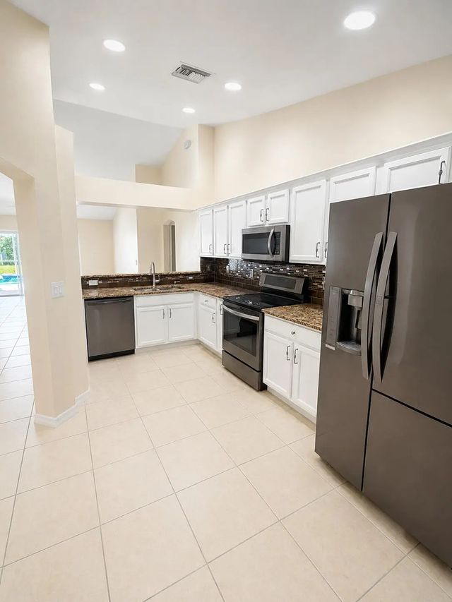 4 of 27 - 6121 Nw Daroco Terrace, Port St. Lucie, FL