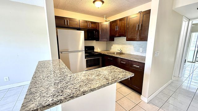 5 of 51 - 79 Lyndhurst D, Deerfield Beach, FL