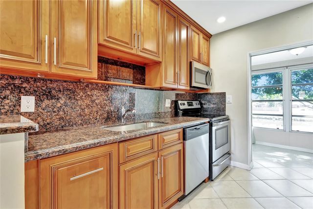 7290 Nw 1st Street #205, Margate