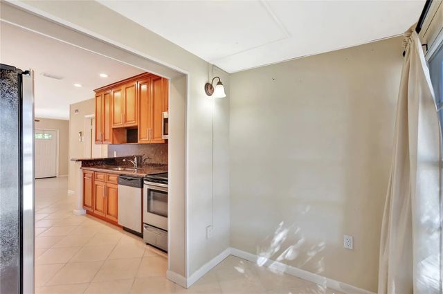 5 of 33 - 7290 Nw 1st Street #205, Margate, FL