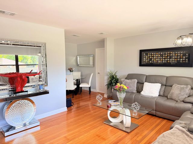 5 of 63 - 6343 Stetler Drive, Jacksonville, FL