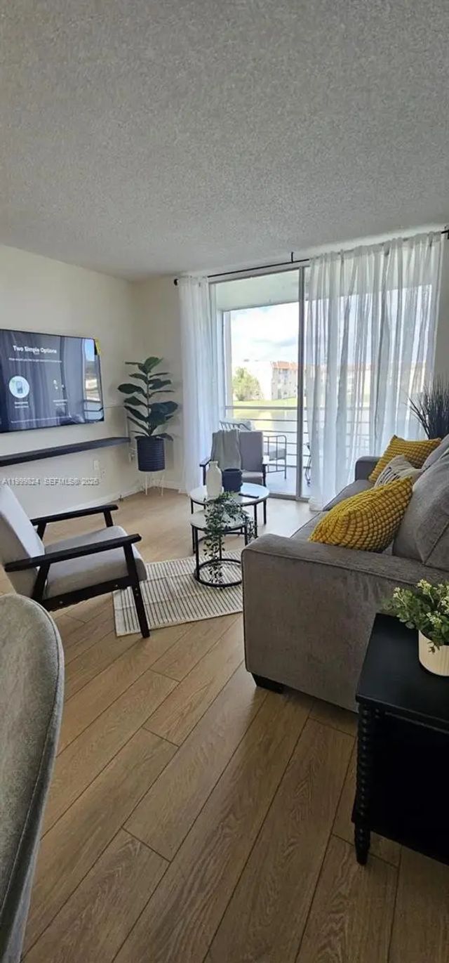 5 of 11 - 2801 N Pine Island Road #207, Sunrise, FL