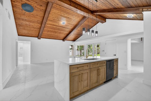 4701 Nw 1st Place, Deerfield Beach