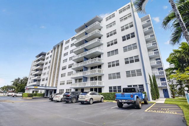 2 of 31 - 400 Ne 12th Avenue #405, Hallandale Beach, FL