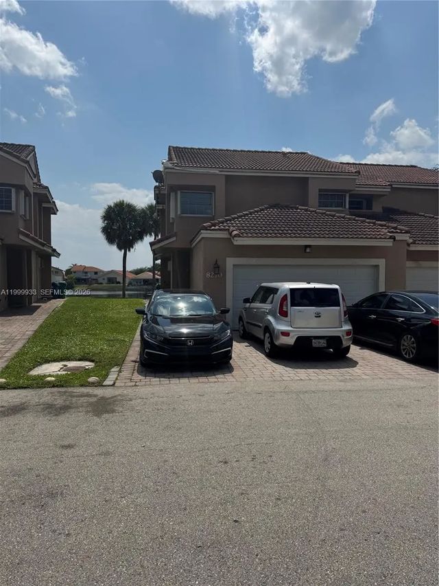 8270 Nw 191st Lane #13l, Hialeah