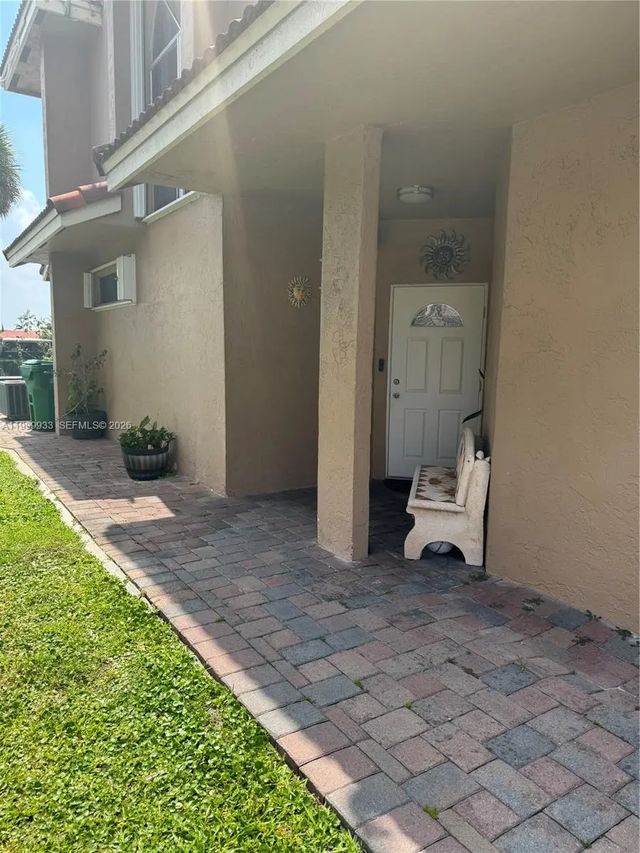 2 of 14 - 8270 Nw 191st Lane #13l, Hialeah, FL
