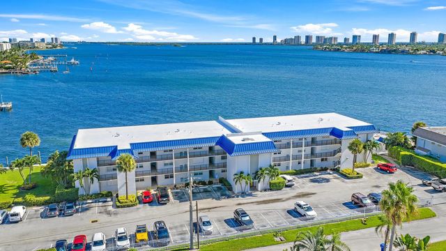 400 Wilma Circle #108, Riviera Beach
