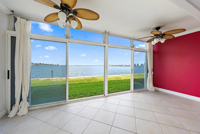 3 of 21 - 400 Wilma Circle #108, Riviera Beach, FL