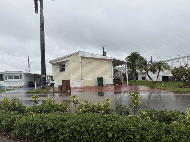 8557 Sw 18th Street, Davie